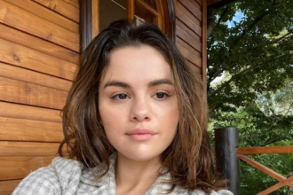 Selena Gomez Vaping