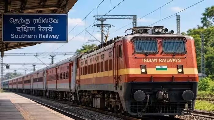 Indian Railway Speaker Fine: ટ્રેનમાં સ્પીકર પર ફોન વગાડવો પડશે મોંઘો, ₹5,000 સુધીનો દંડ અને 6 મહિના સુધીની જેલની જોગવાઈ 1 Indian Railway Speaker Fine